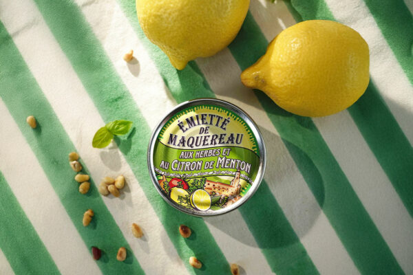 Packshot produit pour La Belle-Iloise réalisé par Nathalie Sentein, mettant en scène l’émietté de maquereau au citron de Menton.